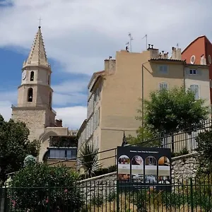 Residhotel Vieux Port Aparthotel